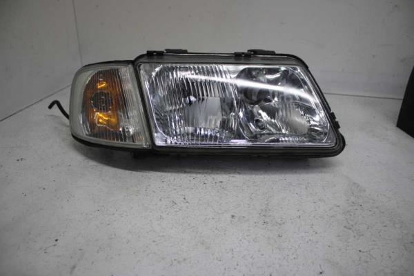 PHARE DROIT AUDI - Vue 1